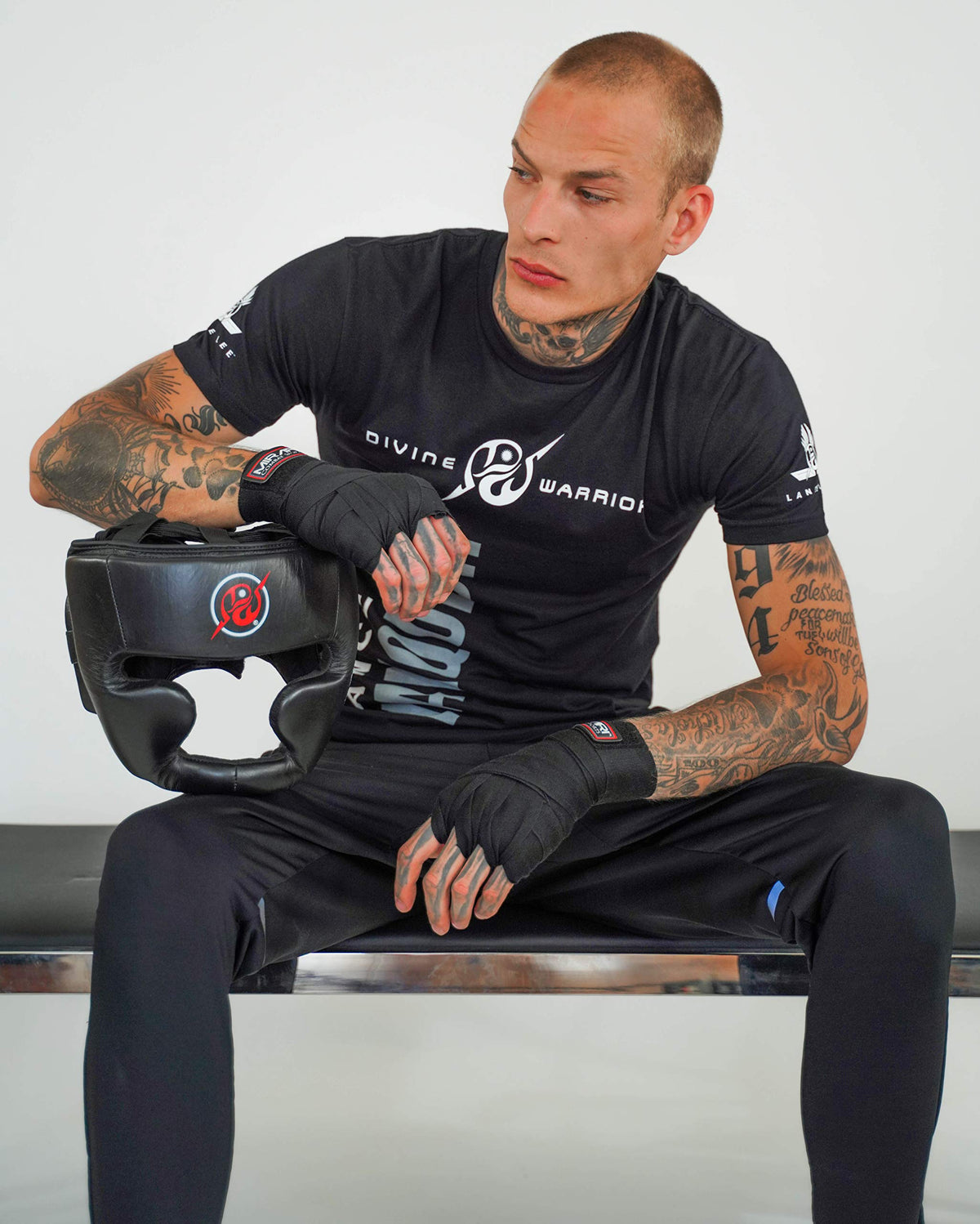 MIRARI® Head Guard with Chin Protector Black